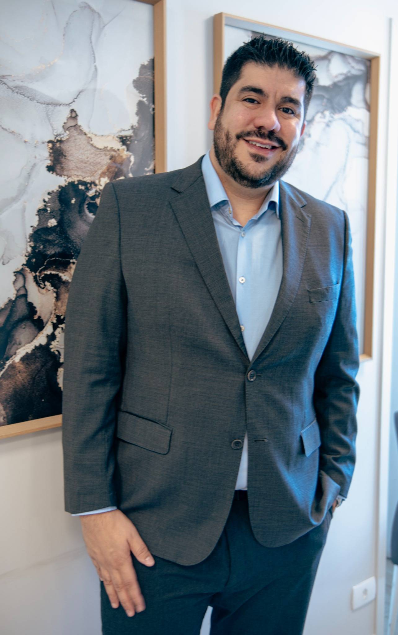 Dr. Adiney Esteves - Especialista em cirurgia geral São Paulo